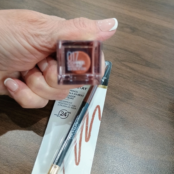 Makeup Bundle. Revlon Brow Pencil, 7 Eyeliners and 1 Liquid Eyeshadow - Picture 4 of 6